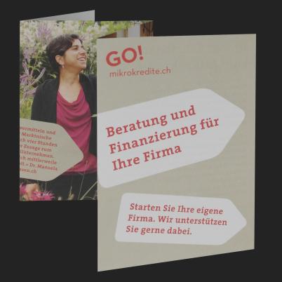 Falzflyer, der Angebot und Kreditnehmende vorstellt