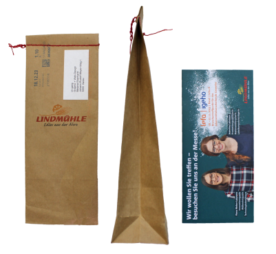 Manchmal braucht es eine zündende Idee, damit eine Einladung auch «gluschtig» macht. Warum also als Mühle nicht mal eine Einladung in einer Mehltüte versenden?